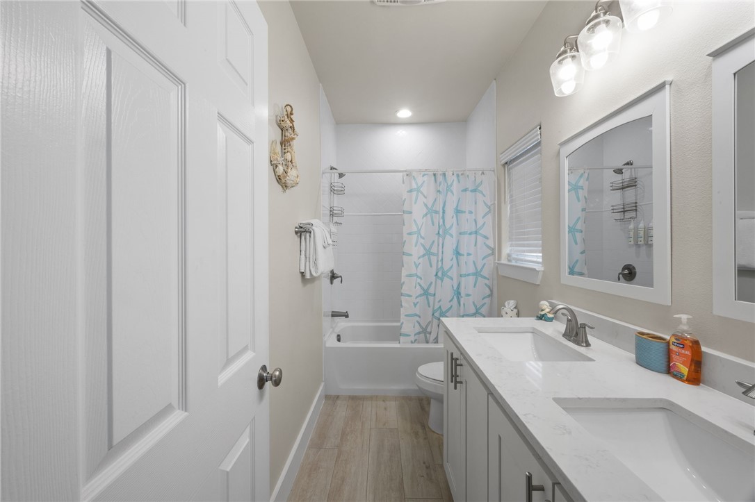 162 La Concha Blvd 38