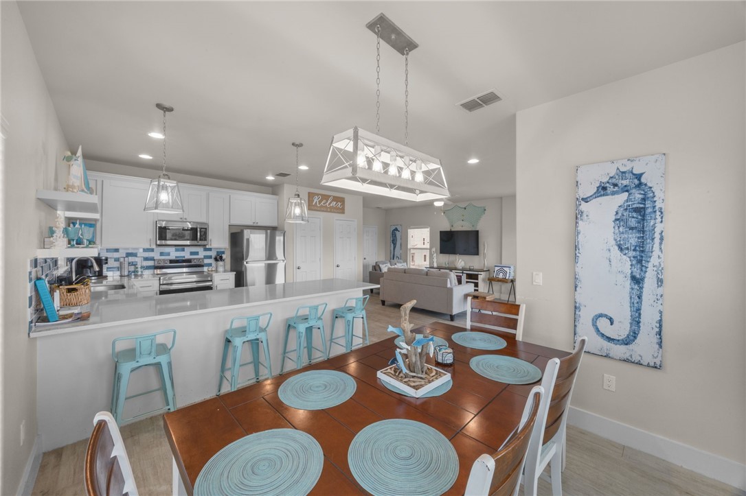 162 La Concha Blvd 38