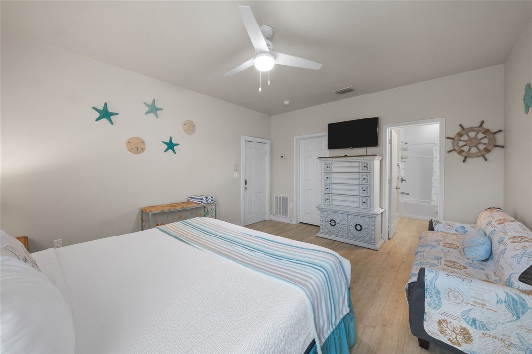 162 La Concha Blvd 38