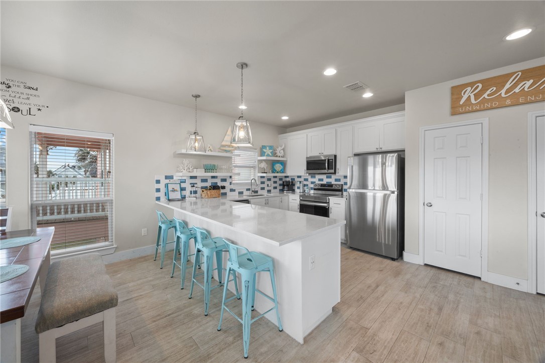 162 La Concha Blvd 38