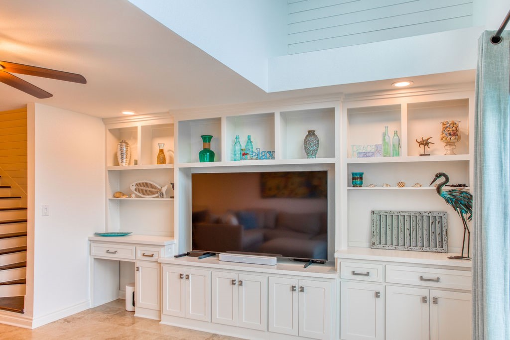 303 Nassau Dr