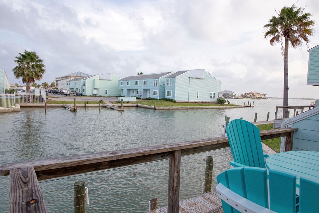 303 Nassau Dr