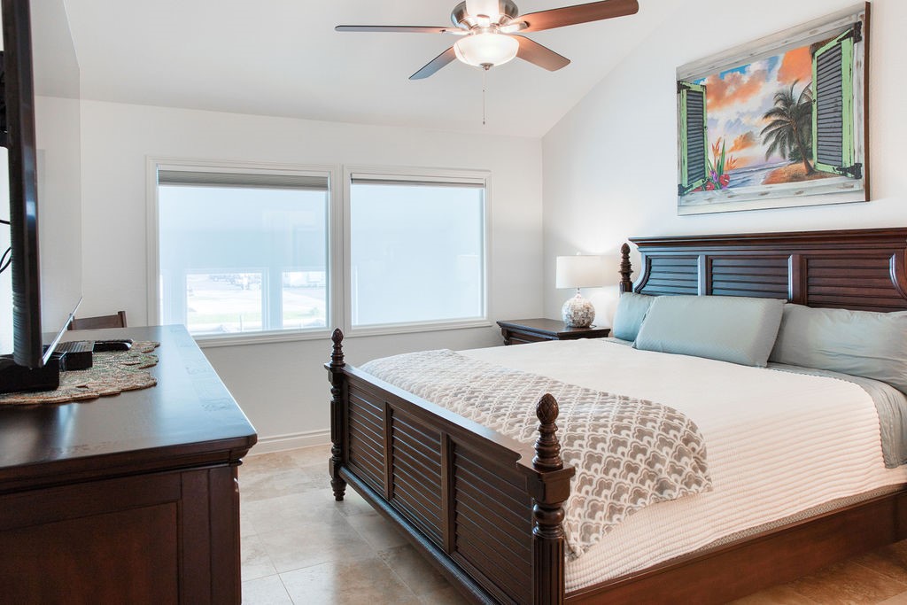 303 Nassau Dr