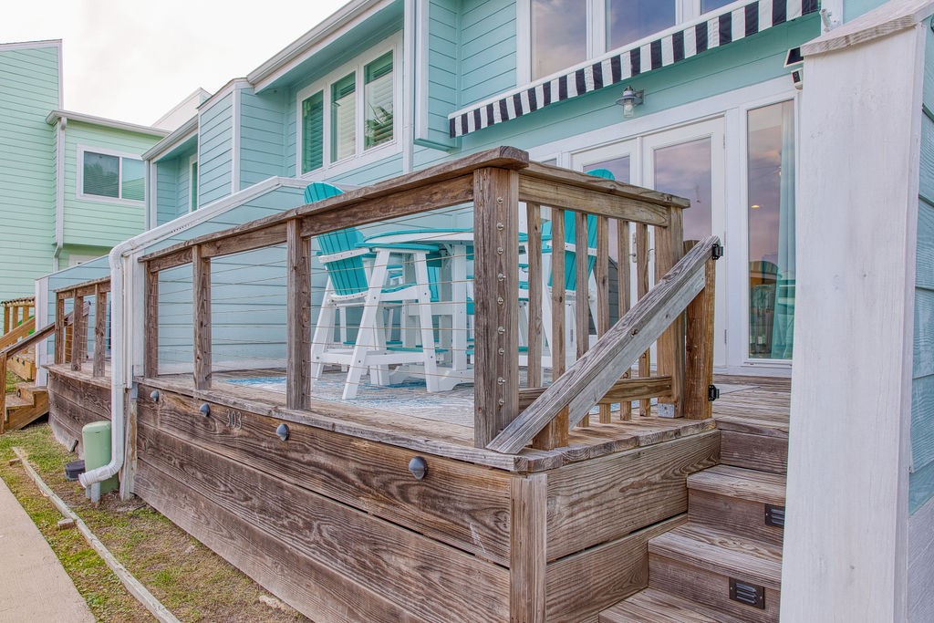 303 Nassau Dr