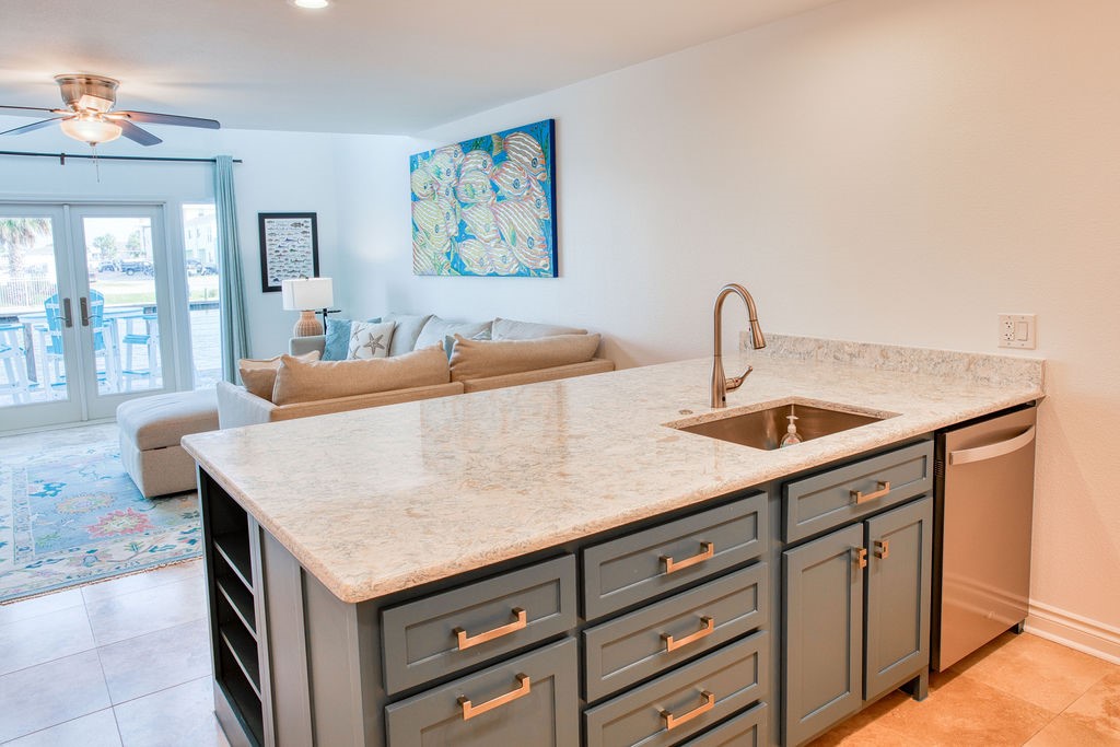 303 Nassau Dr