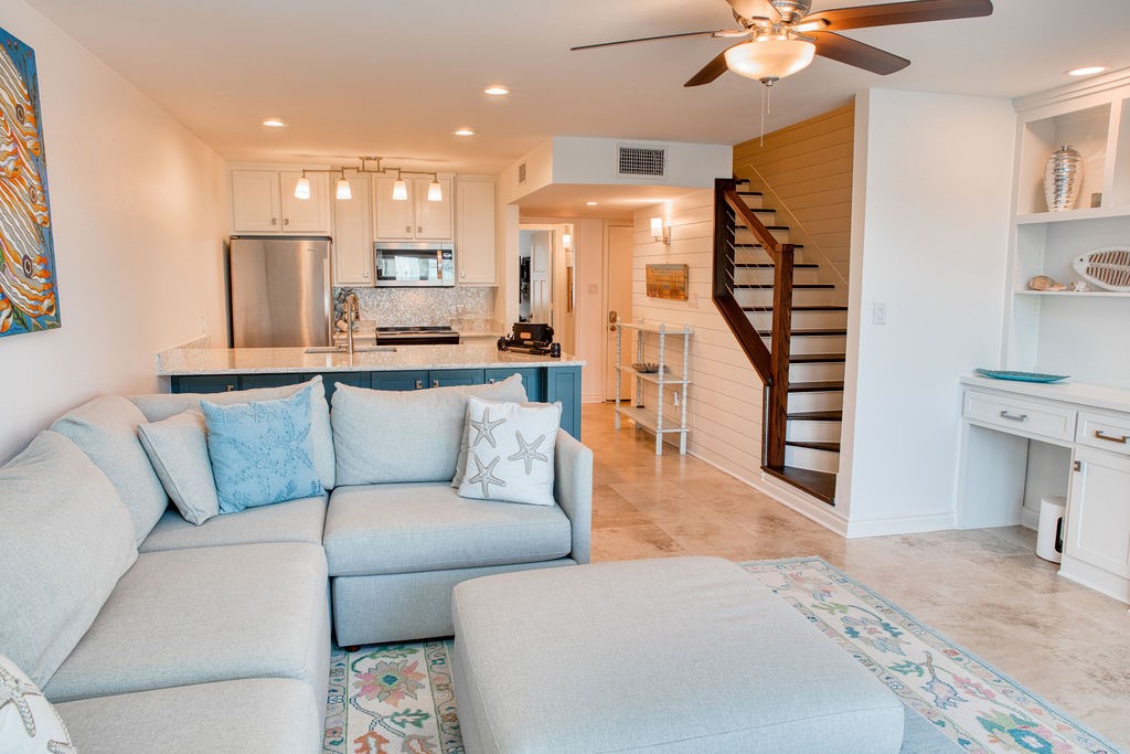 303 Nassau Dr