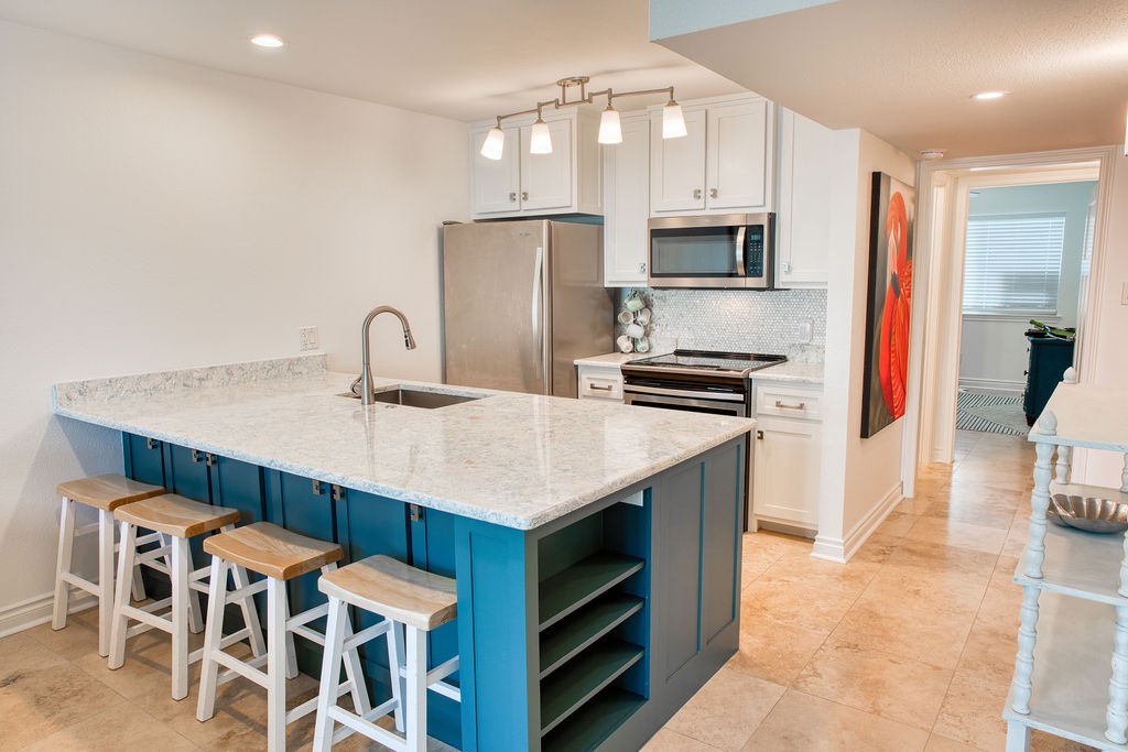 303 Nassau Dr