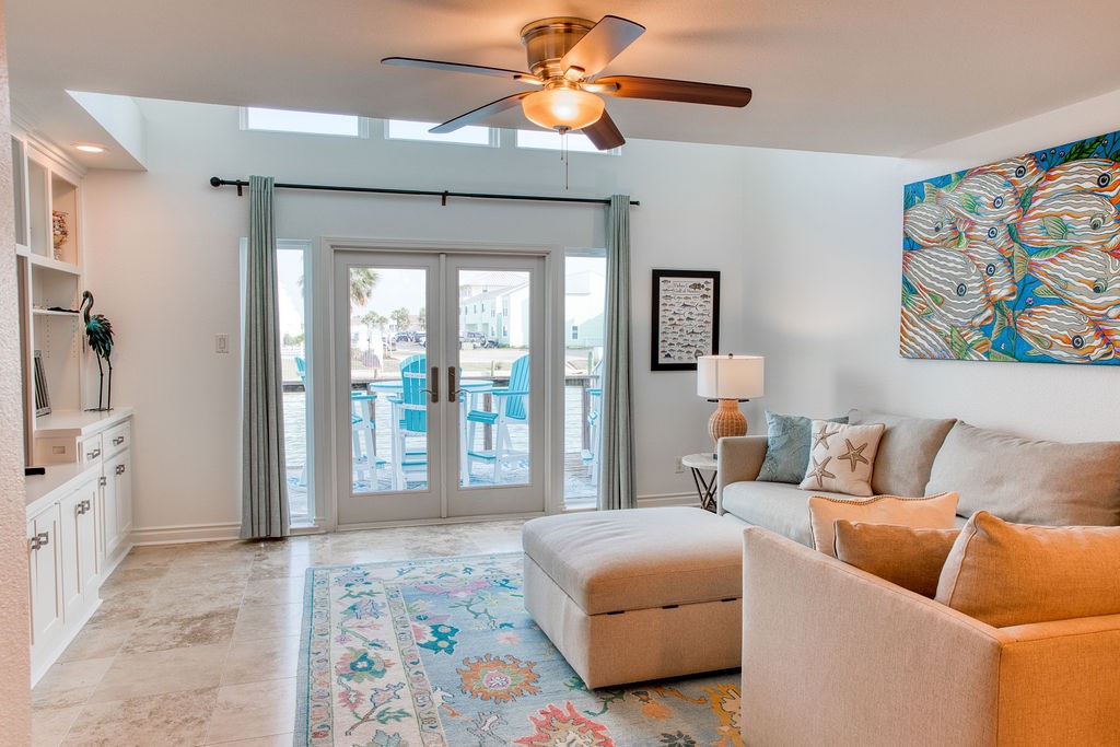 303 Nassau Dr