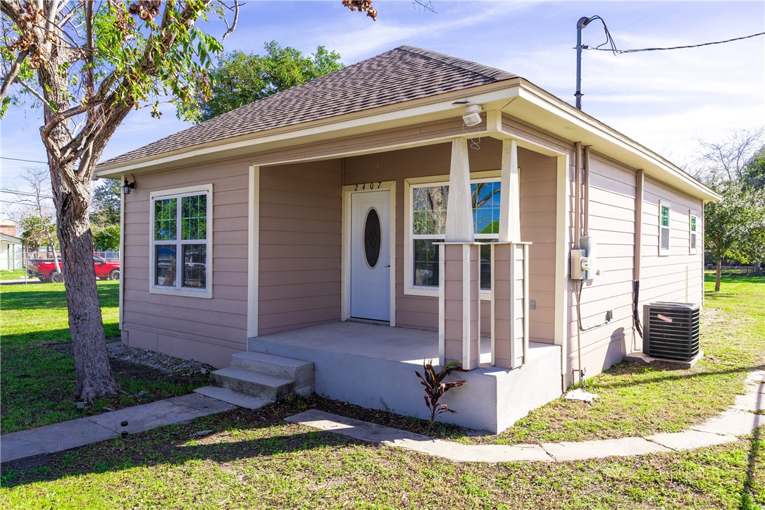 2407 Mary St