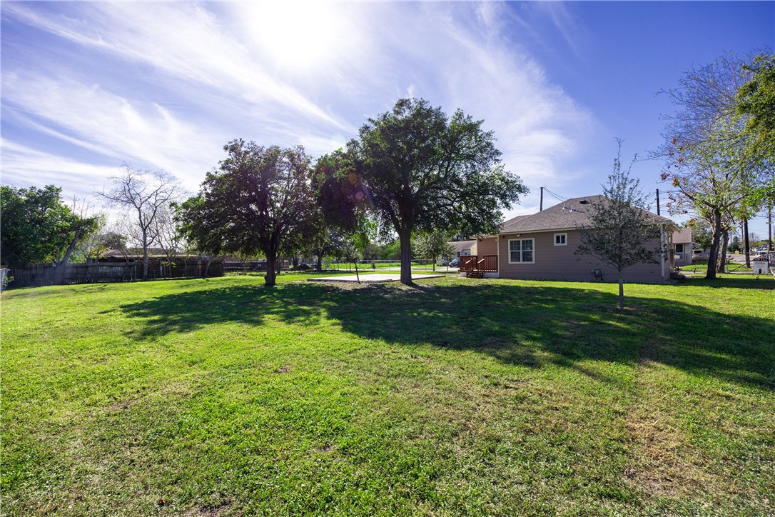 2401 Mary St