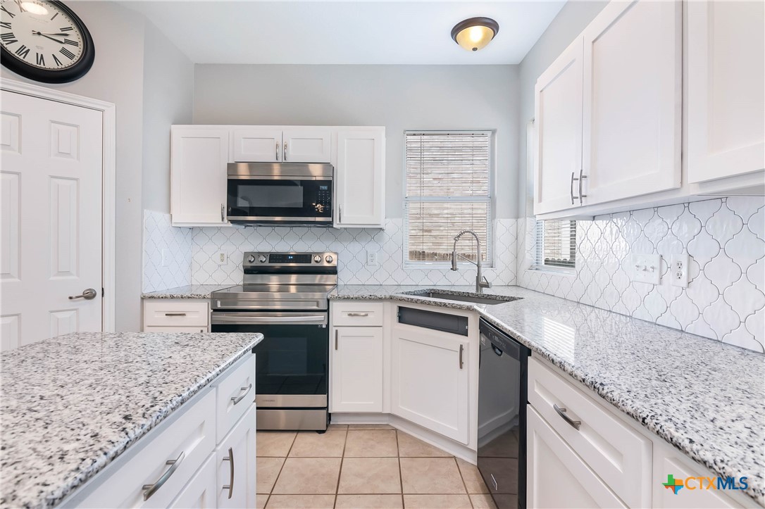 1635 Bold Cypress