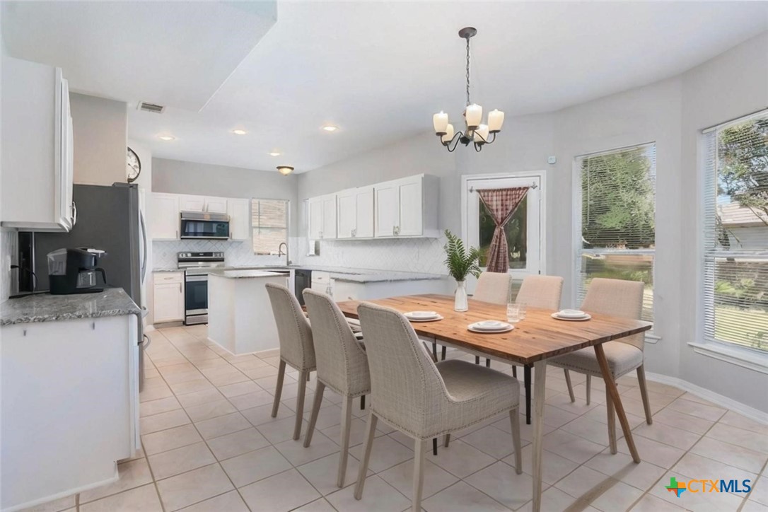 1635 Bold Cypress