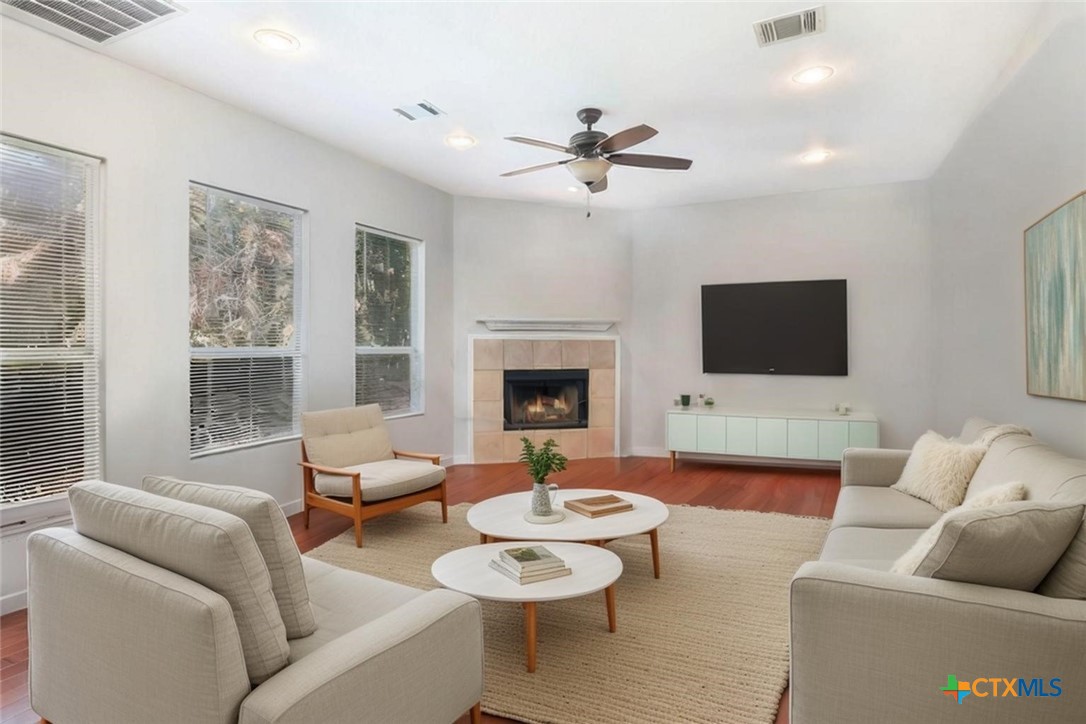 1635 Bold Cypress