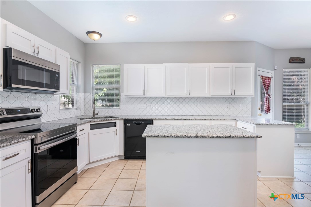 1635 Bold Cypress