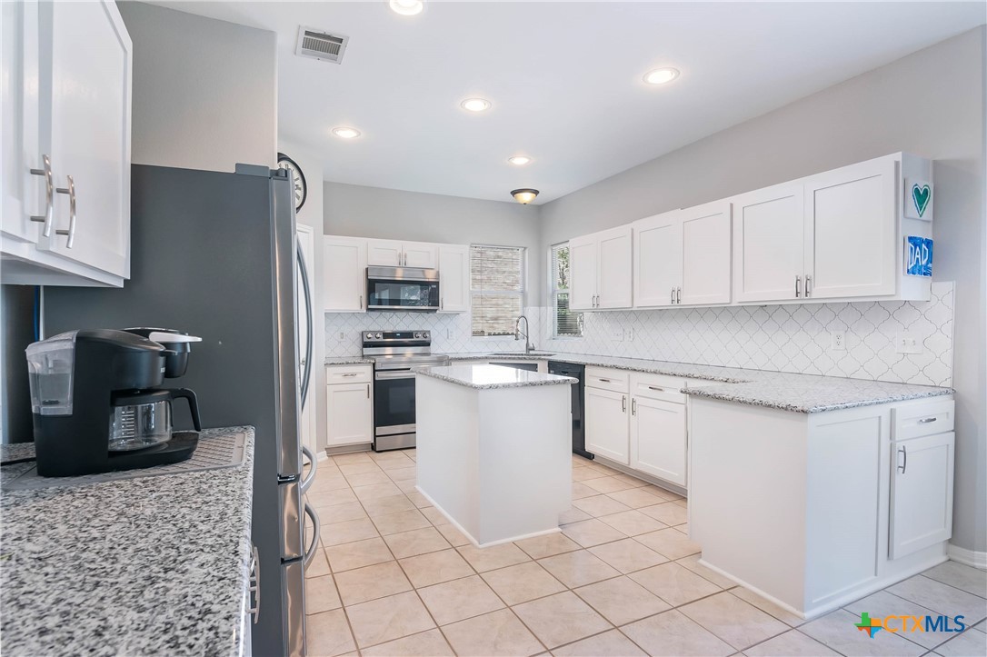 1635 Bold Cypress