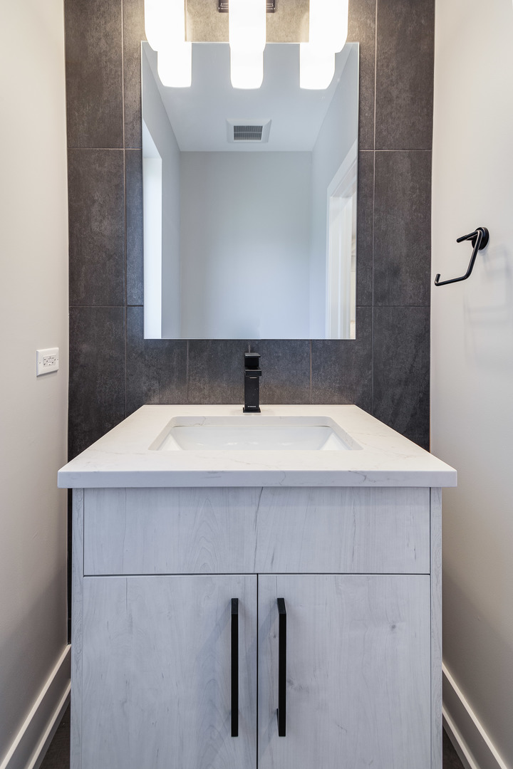 1340 N Central Park Avenue