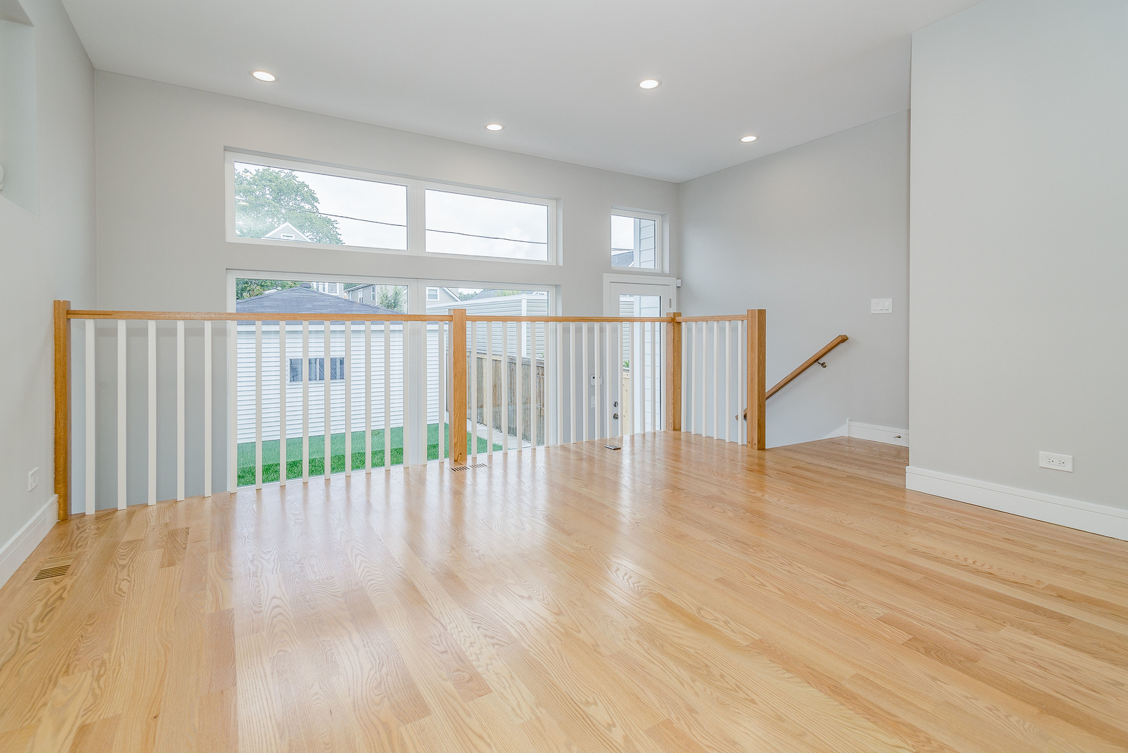 5354 W Argyle Street