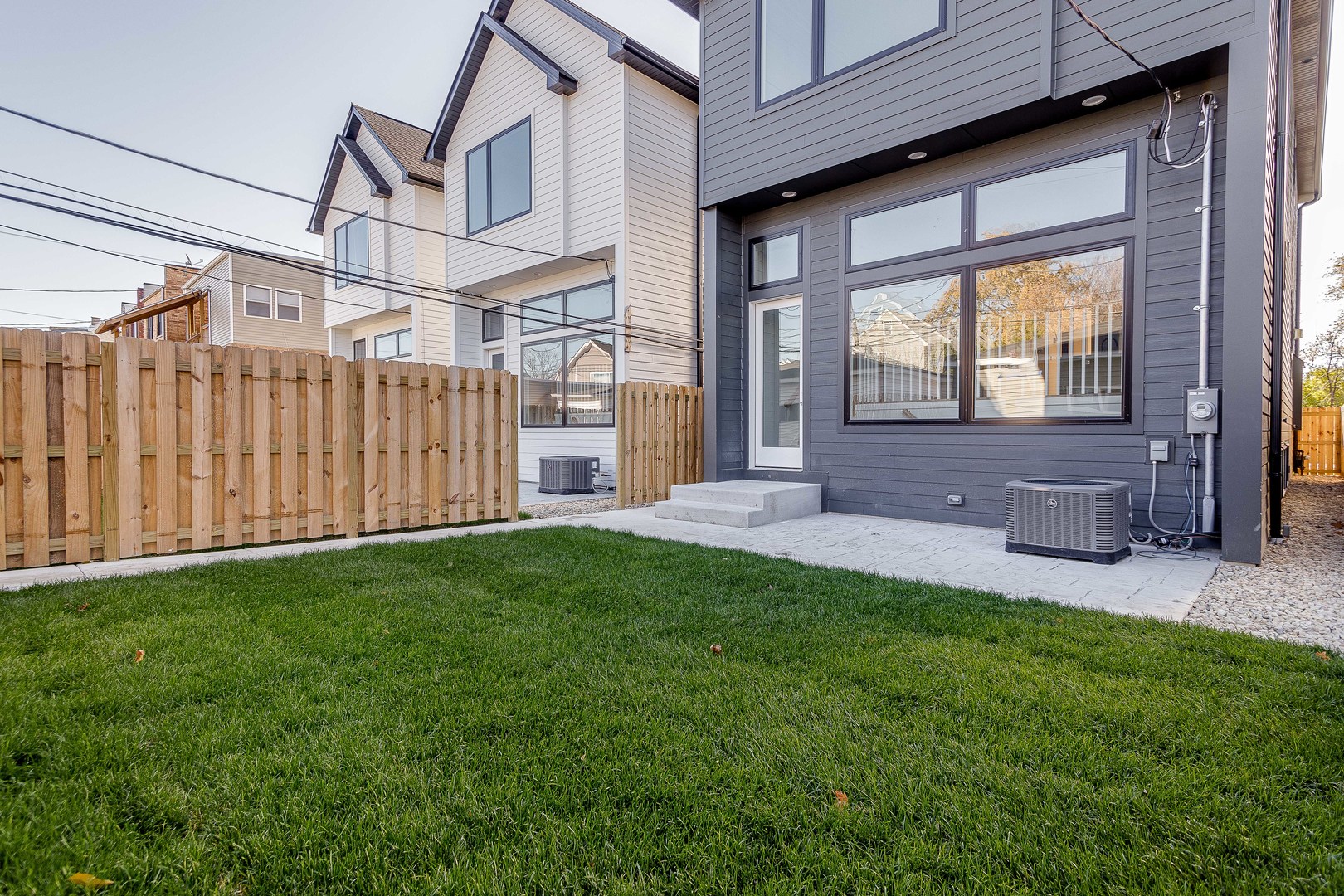 5354 W Argyle Street