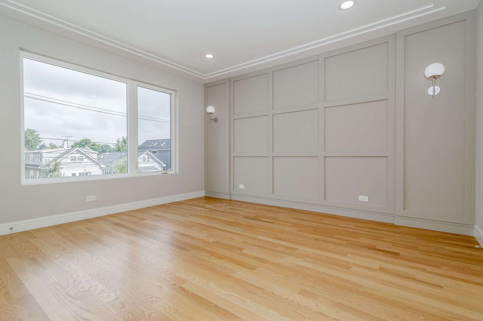 5354 W Argyle Street