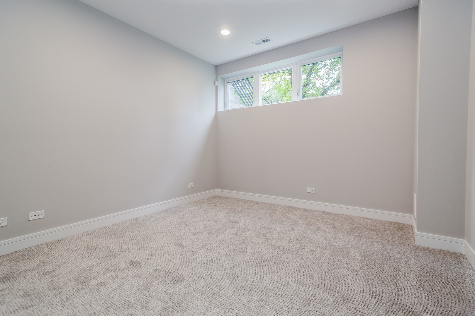 5354 W Argyle Street