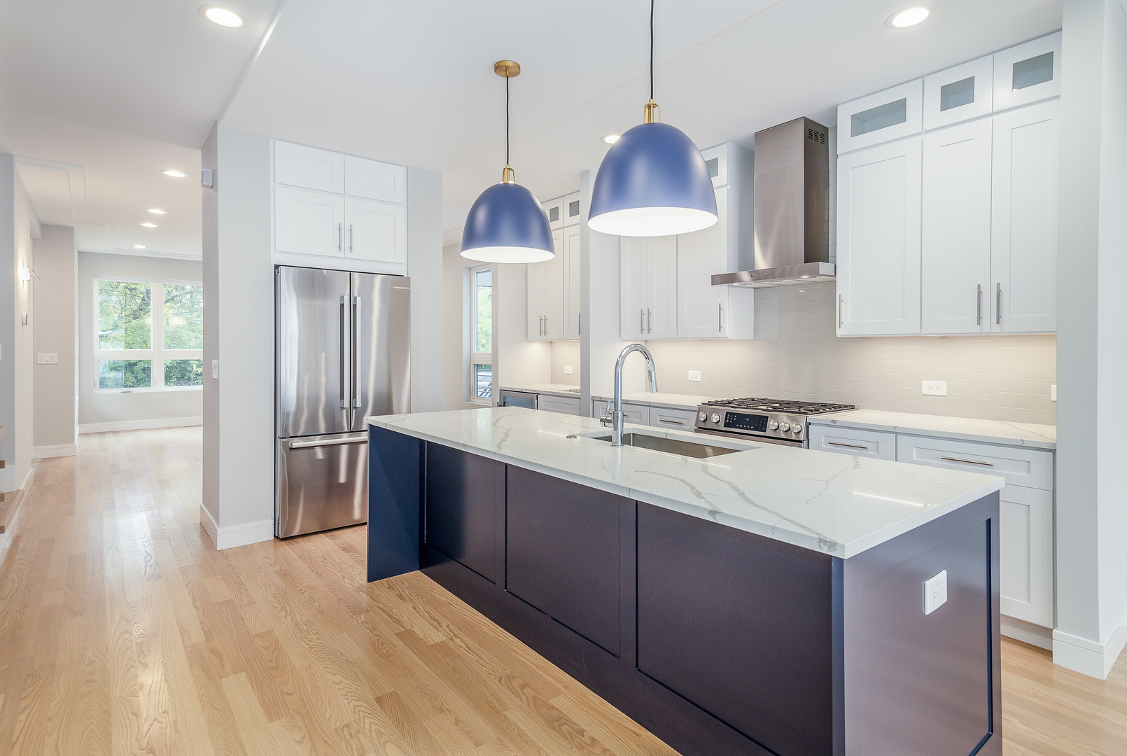 5354 W Argyle Street