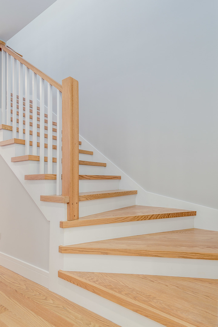 5354 W Argyle Street