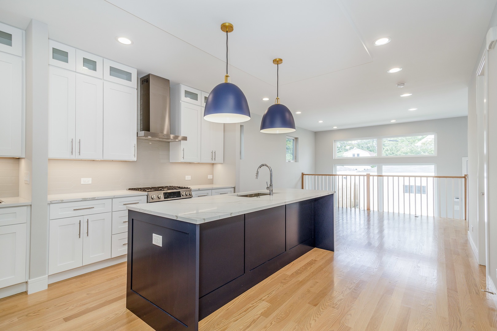 5354 W Argyle Street