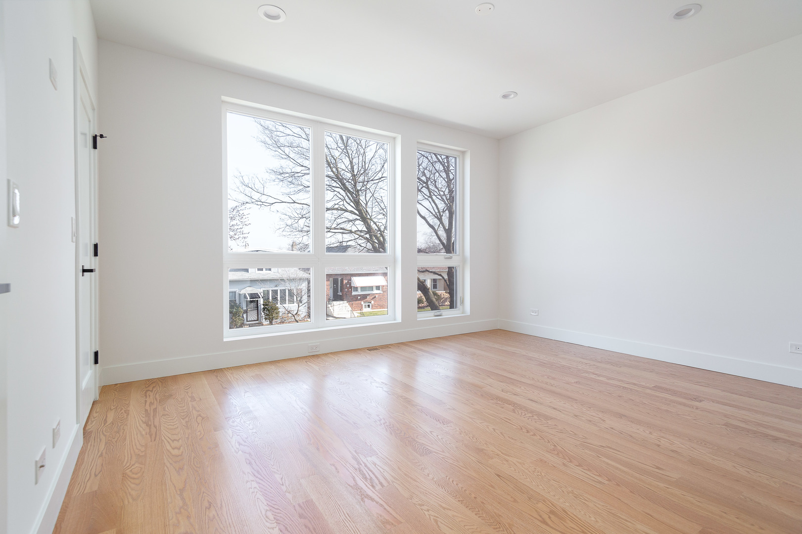 2164 N Mulligan Avenue