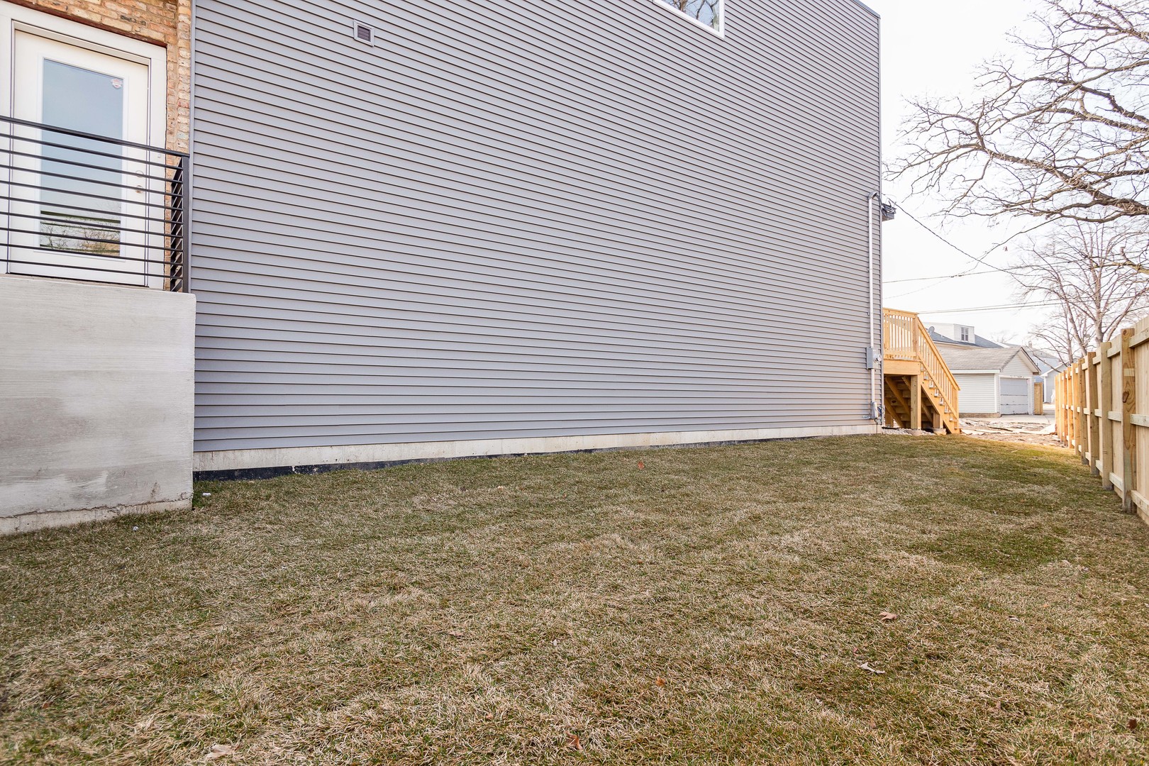 2164 N Mulligan Avenue