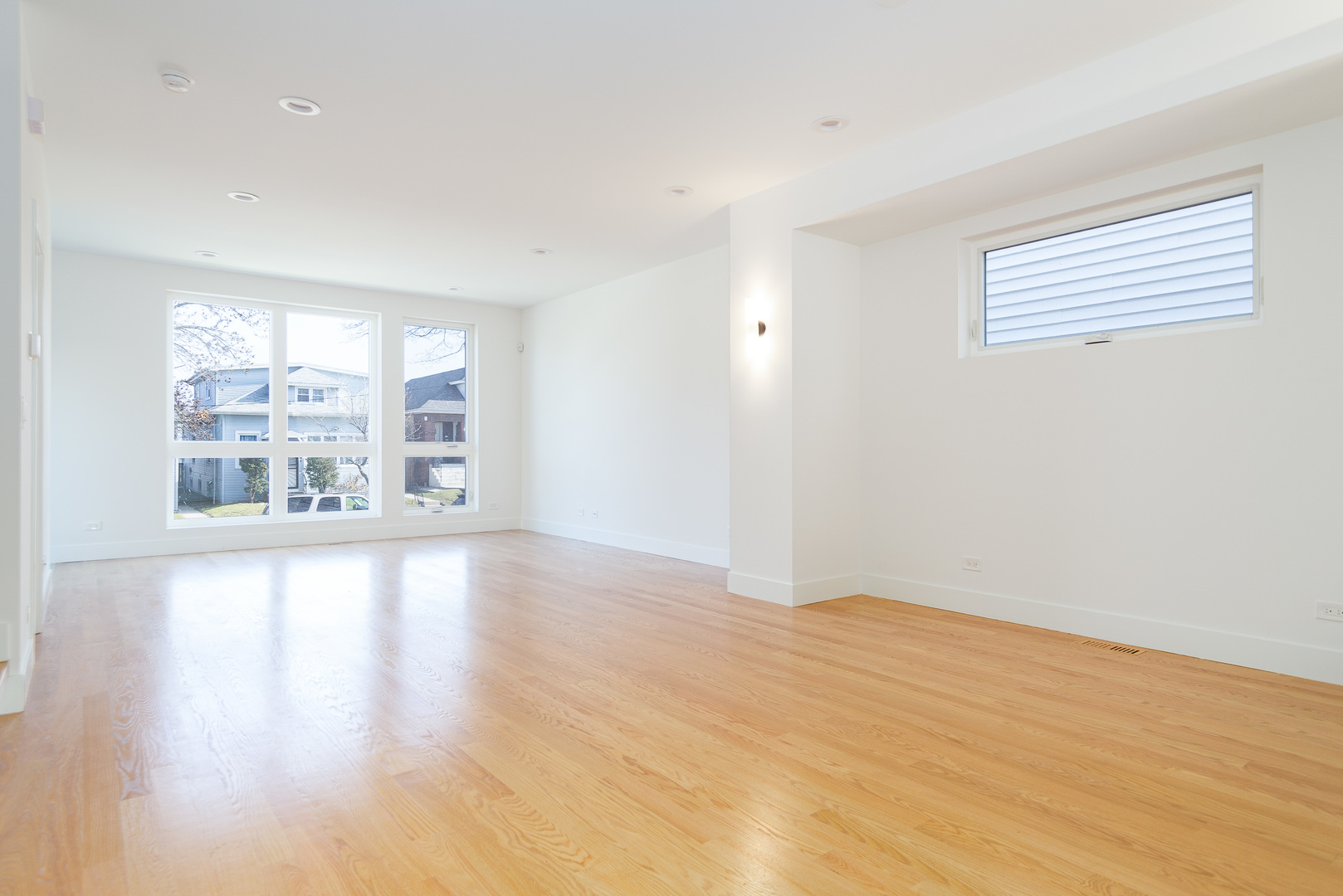 2164 N Mulligan Avenue