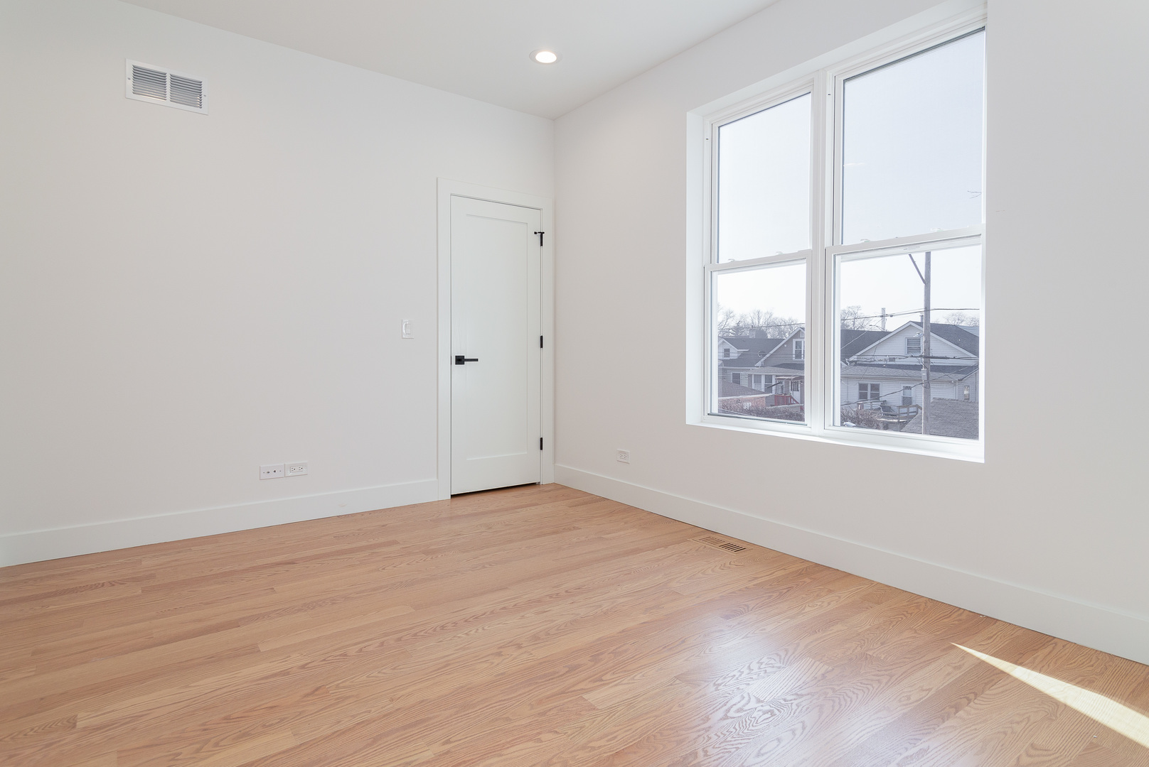 2164 N Mulligan Avenue