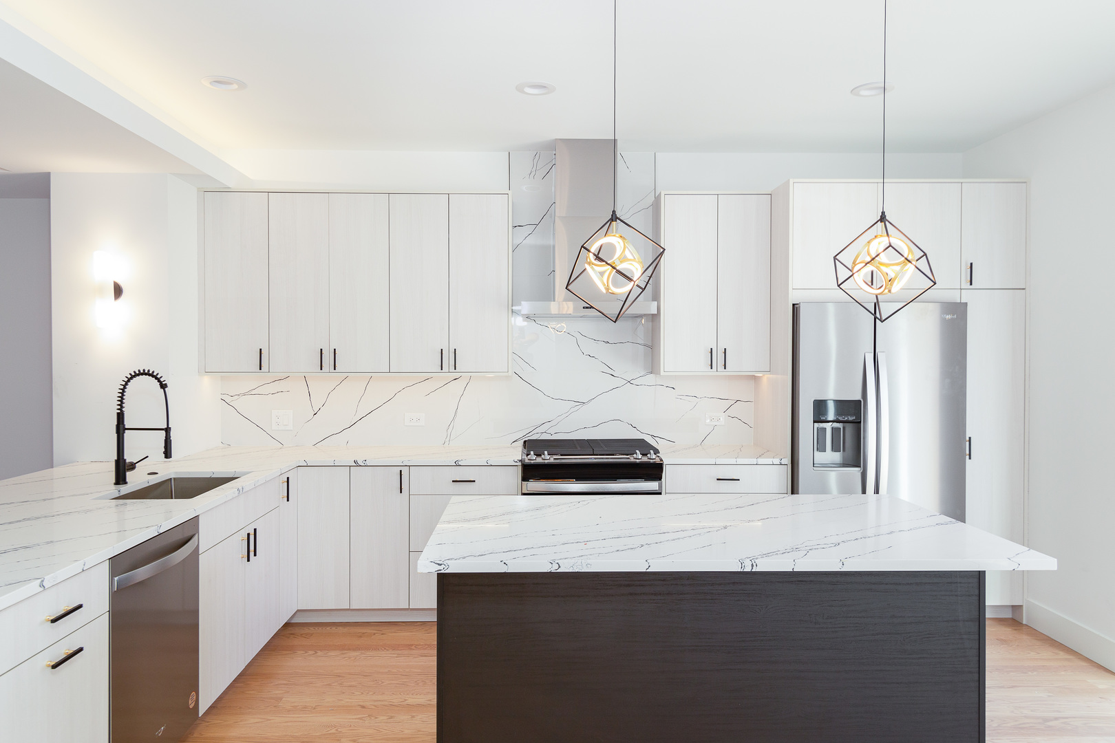 2164 N Mulligan Avenue