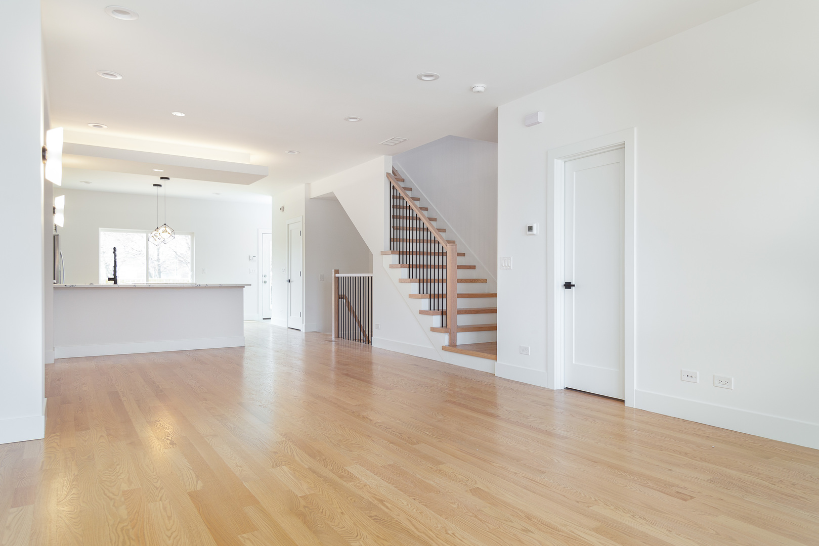 2164 N Mulligan Avenue