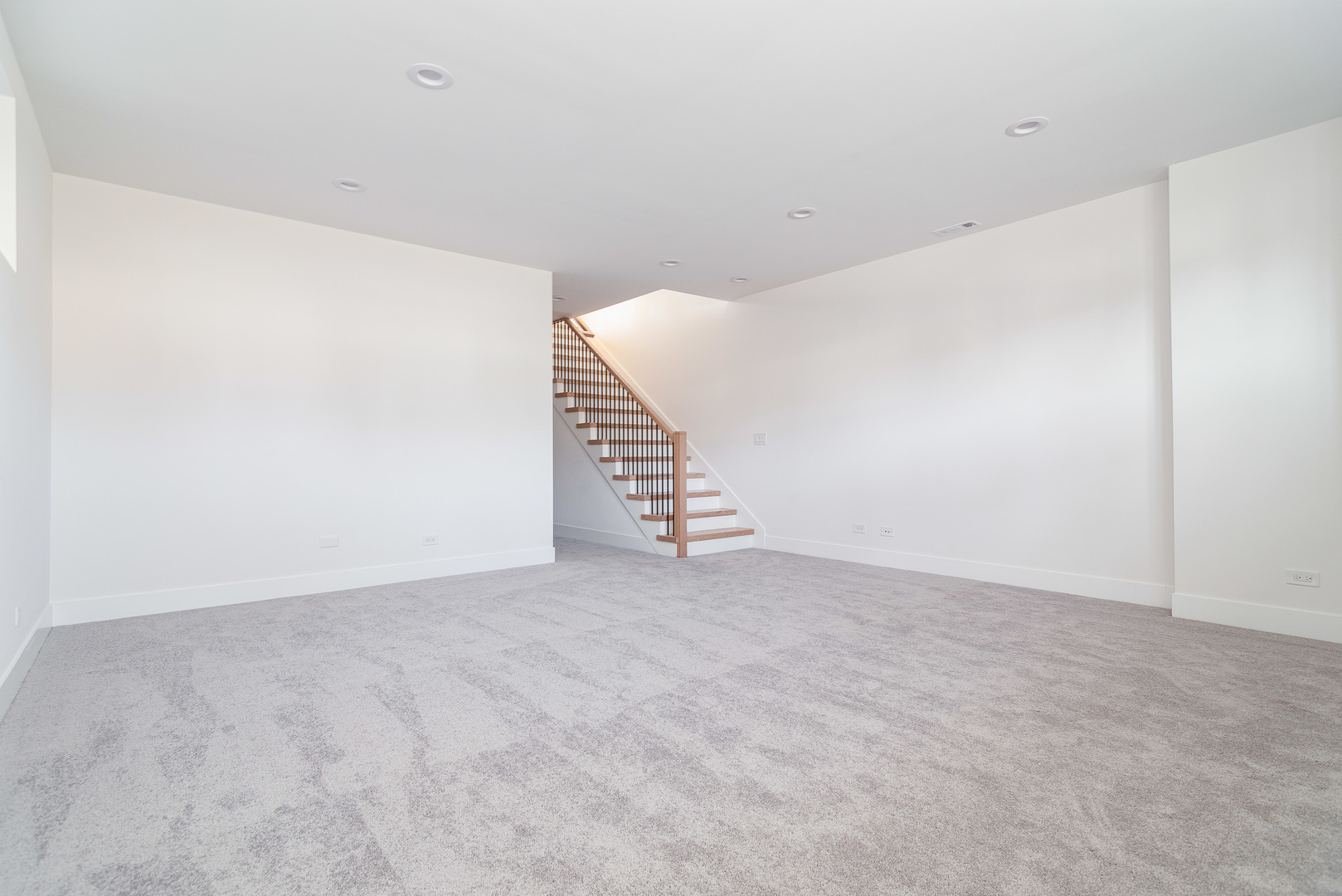 2164 N Mulligan Avenue