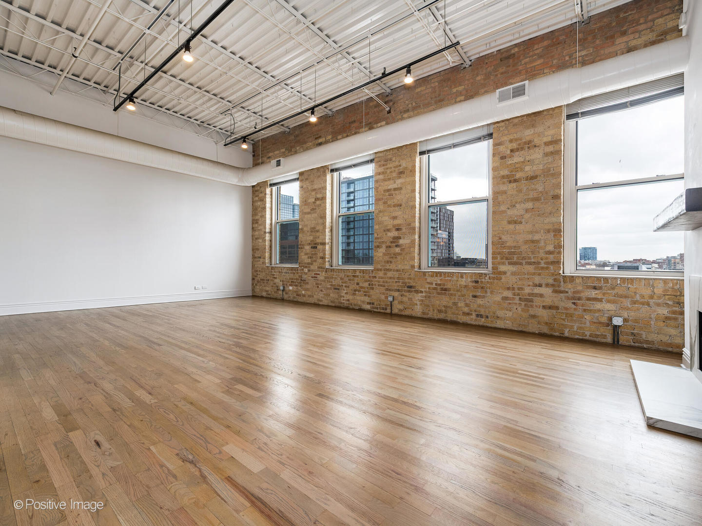 312 N MAY Street Unit: 6K