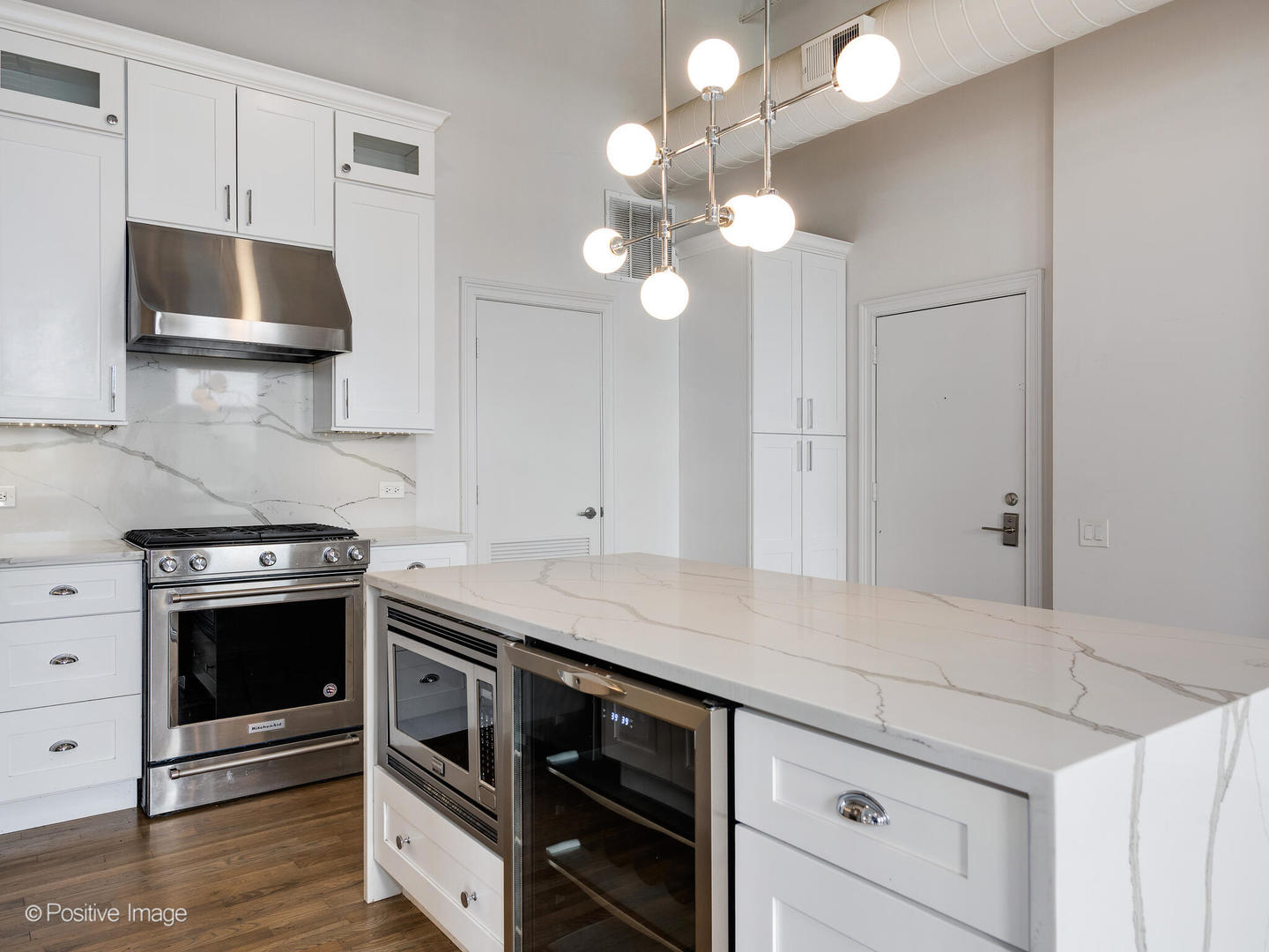 312 N MAY Street Unit: 6K