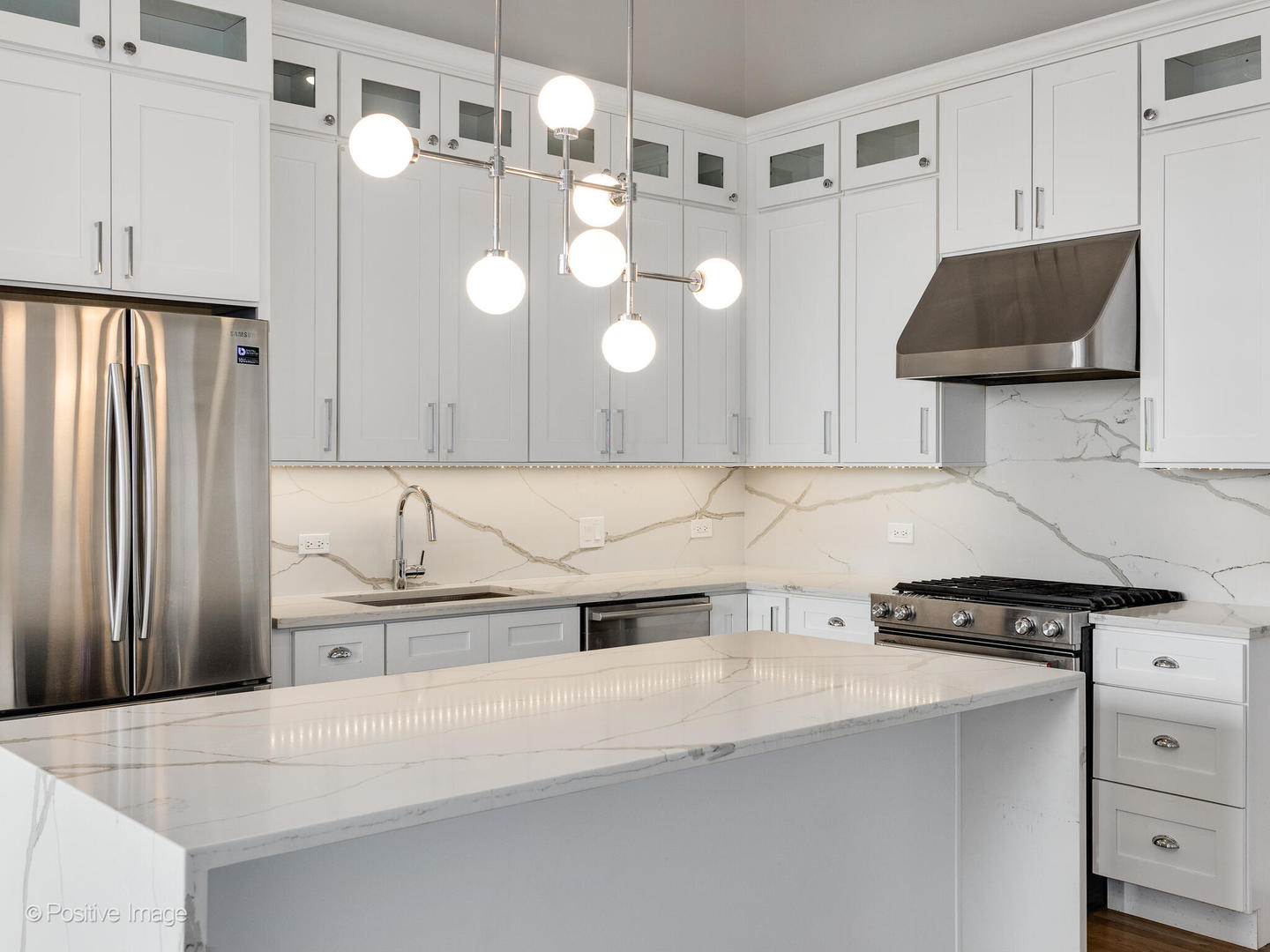 312 N MAY Street Unit: 6K