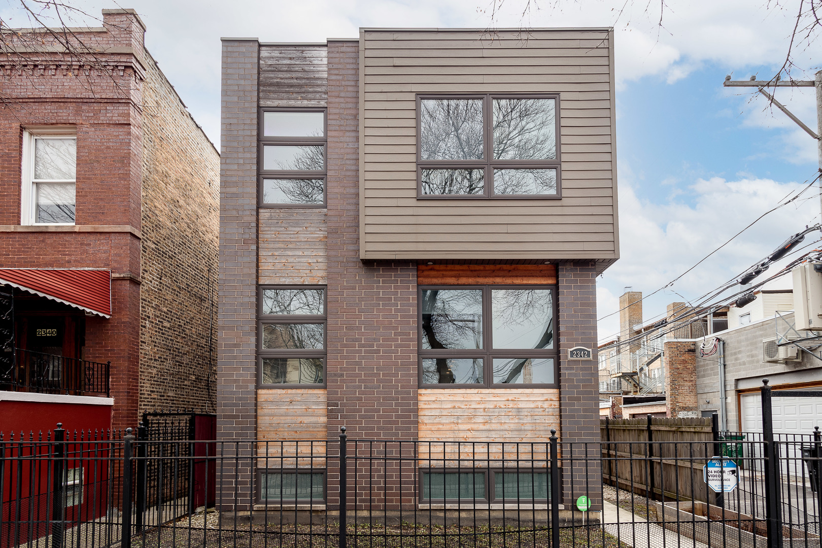 2342 N Hamlin Avenue
