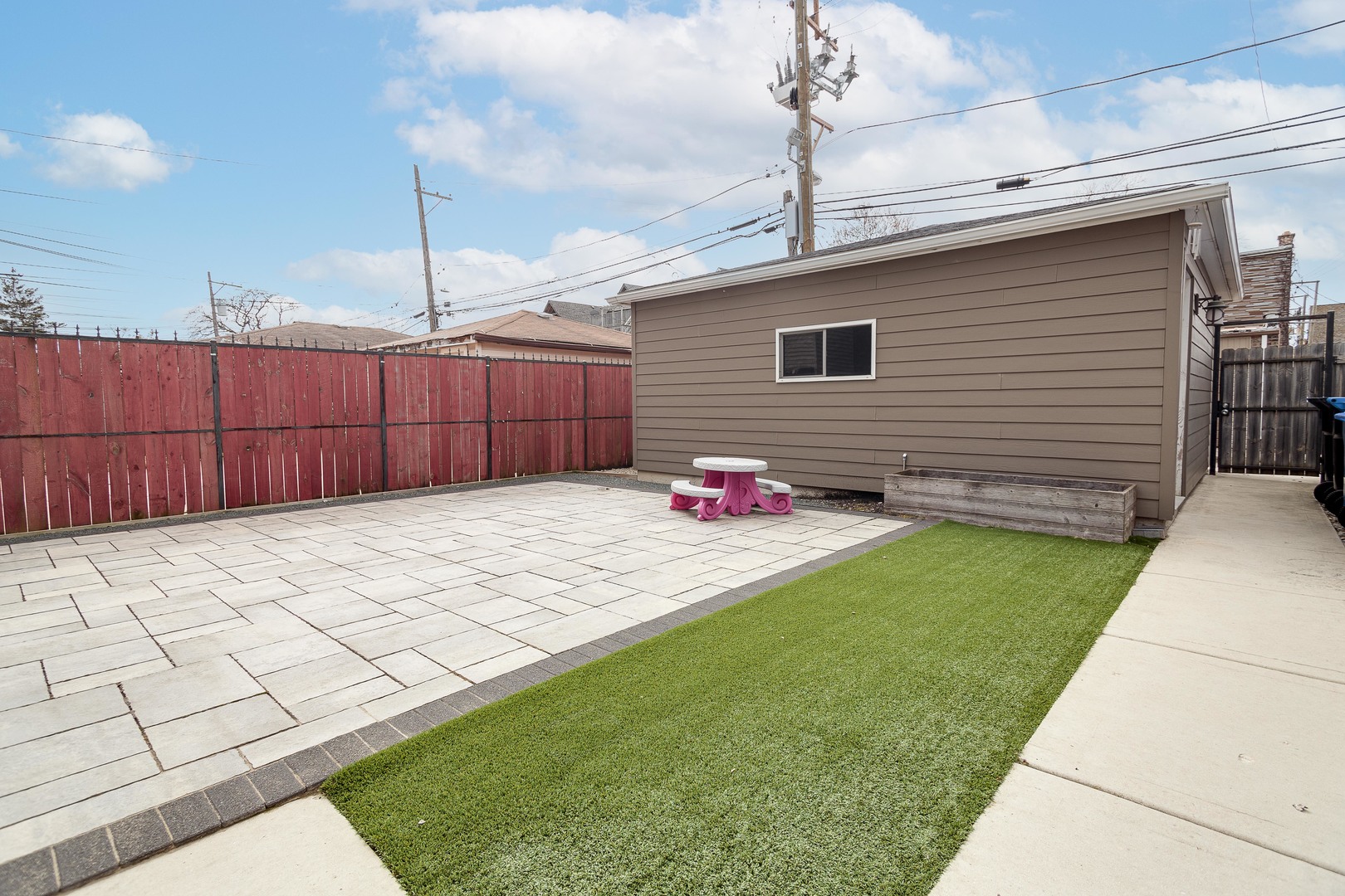 2342 N Hamlin Avenue