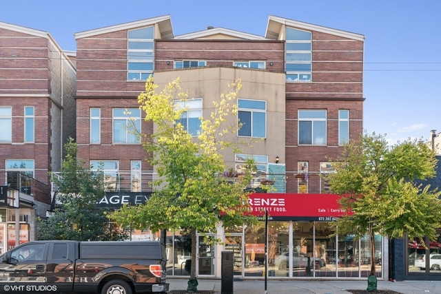 2121 W Division Street Unit: 4