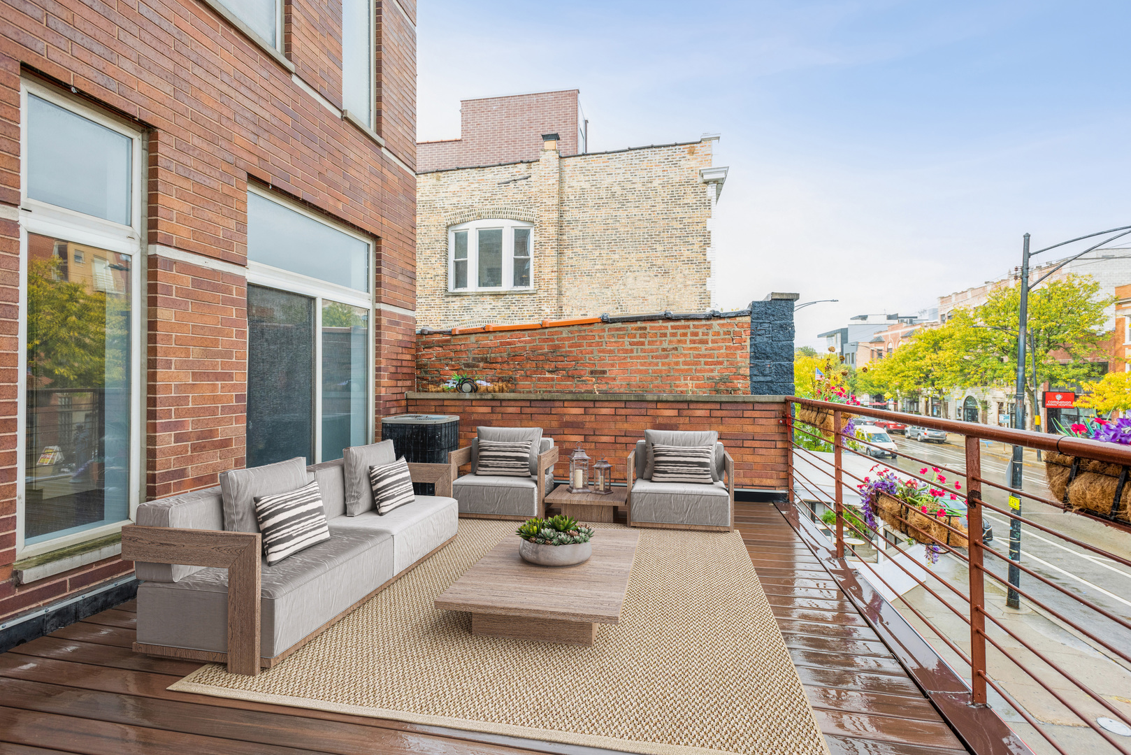 2121 W Division Street Unit: 4