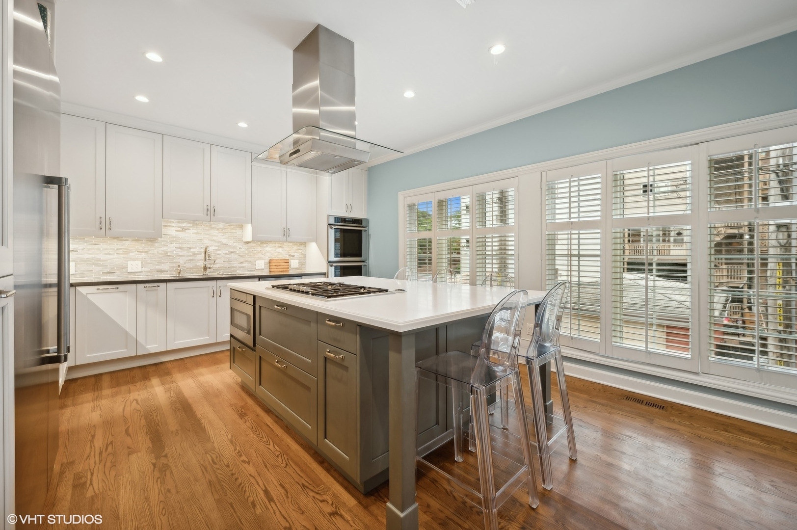 1149 W Vernon Park Place Unit: M
