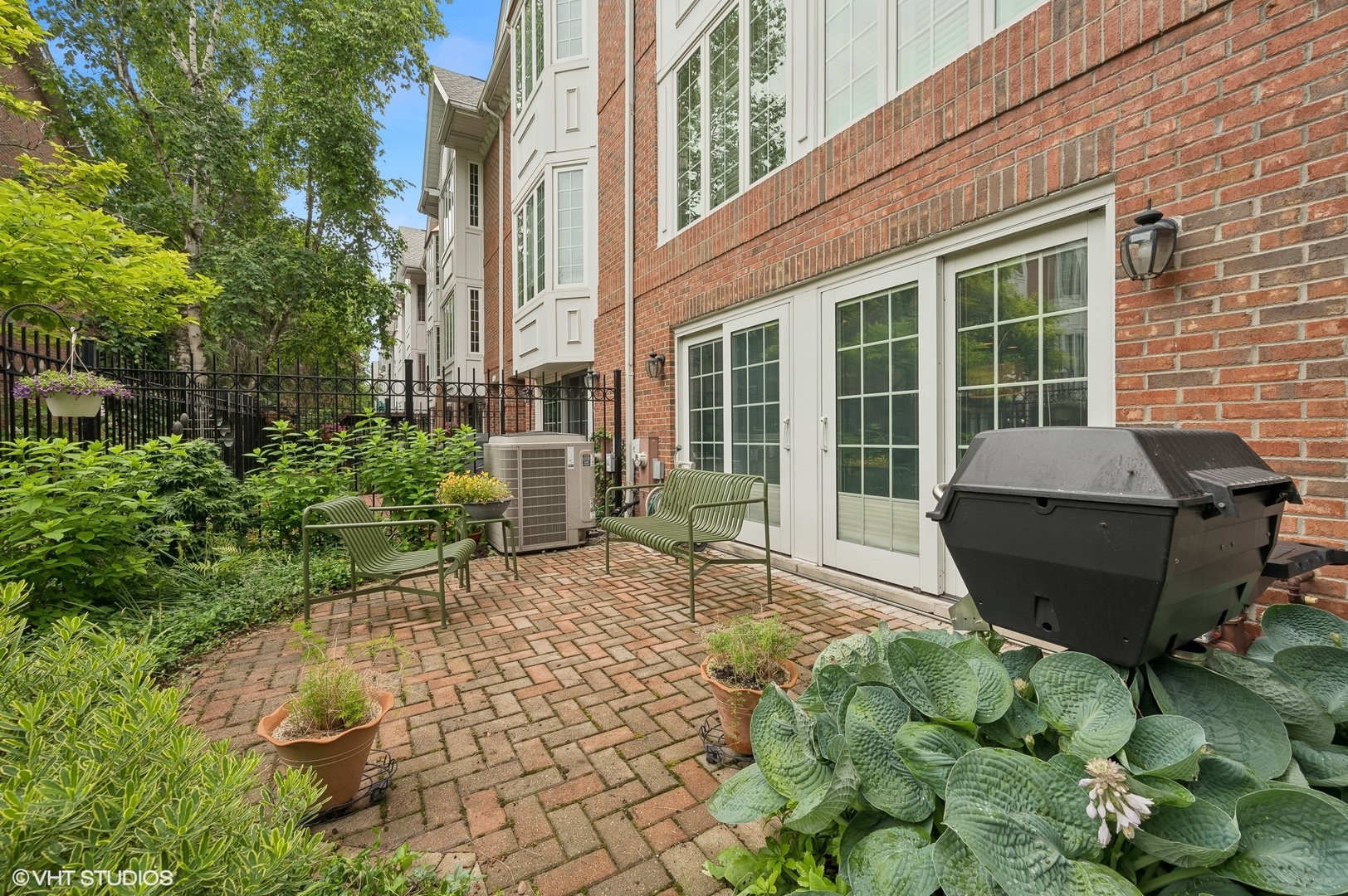 1149 W Vernon Park Place Unit: M