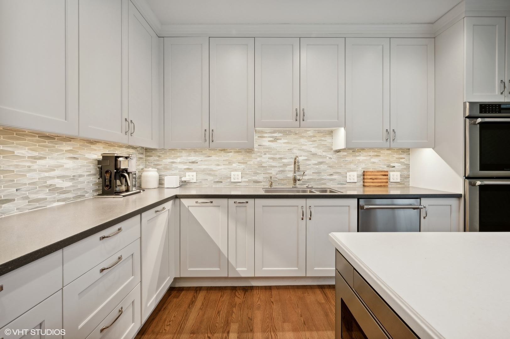 1149 W Vernon Park Place Unit: M