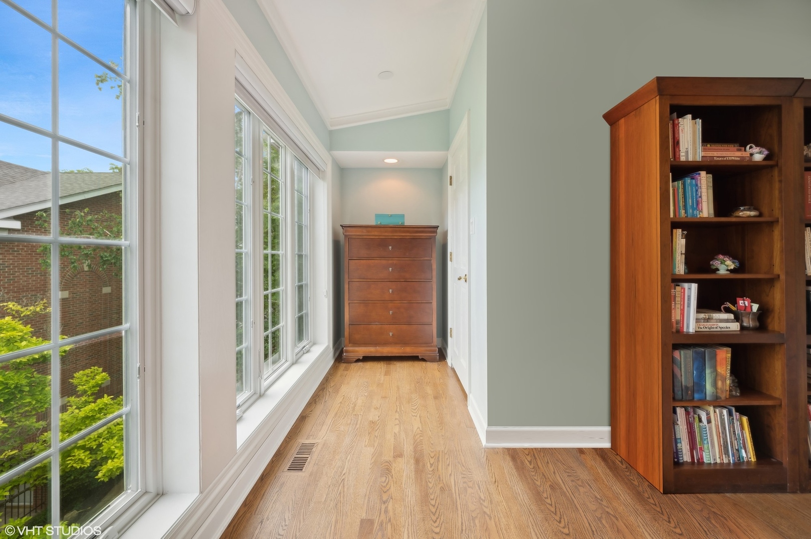 1149 W Vernon Park Place Unit: M
