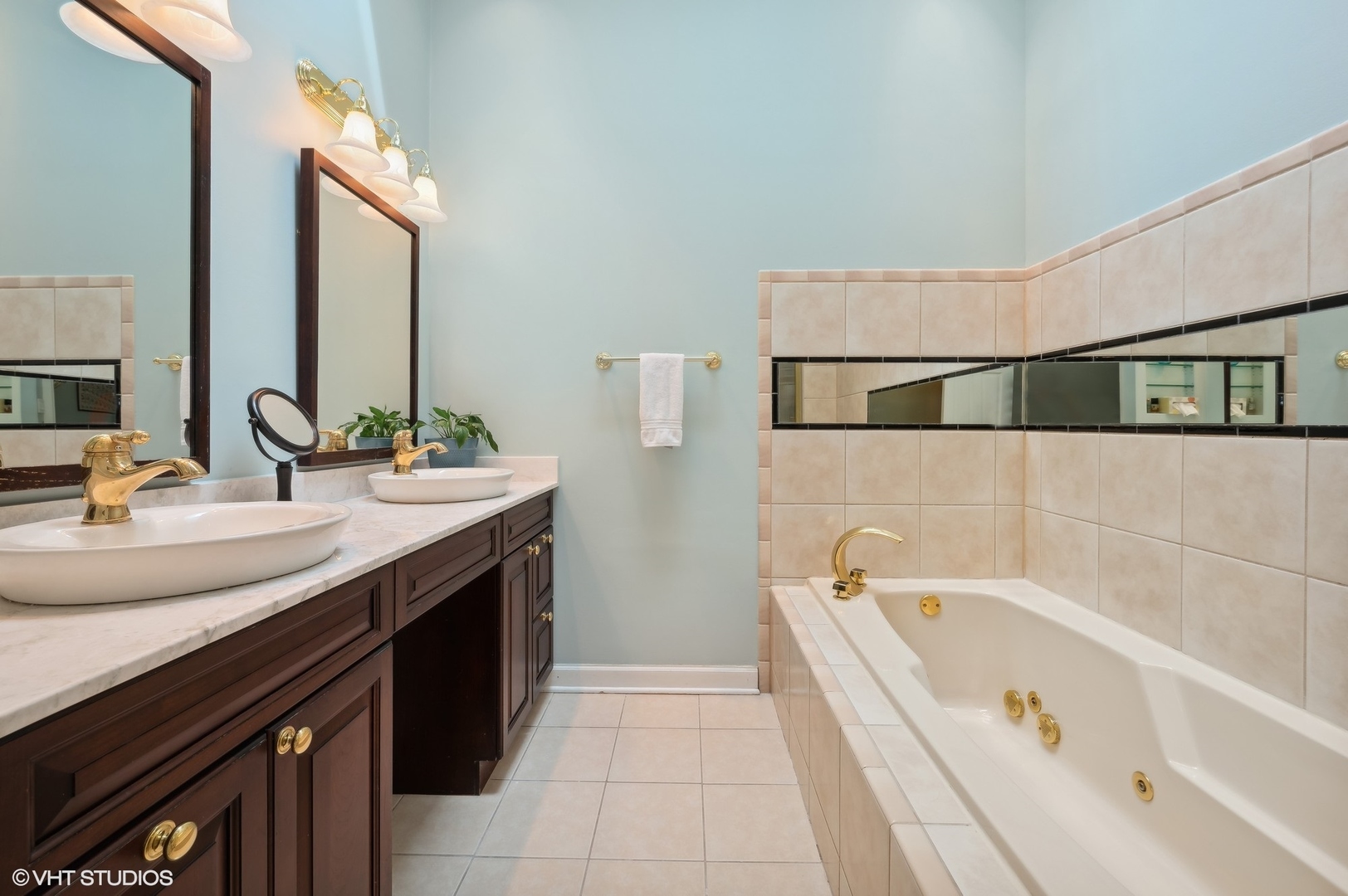 1149 W Vernon Park Place Unit: M