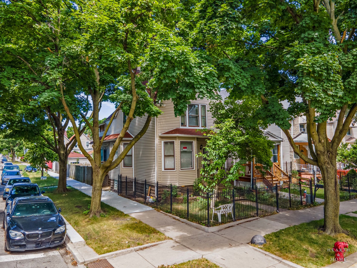 3758 W Shakespeare Avenue