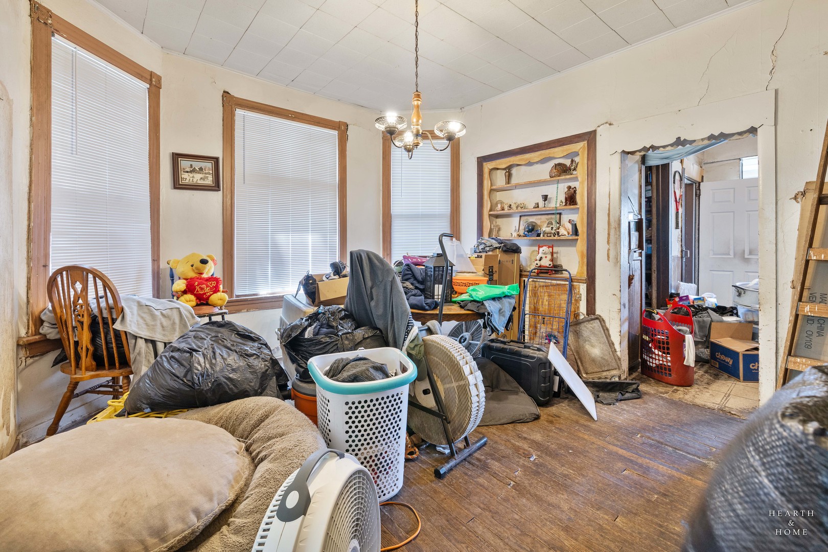 3758 W Shakespeare Avenue