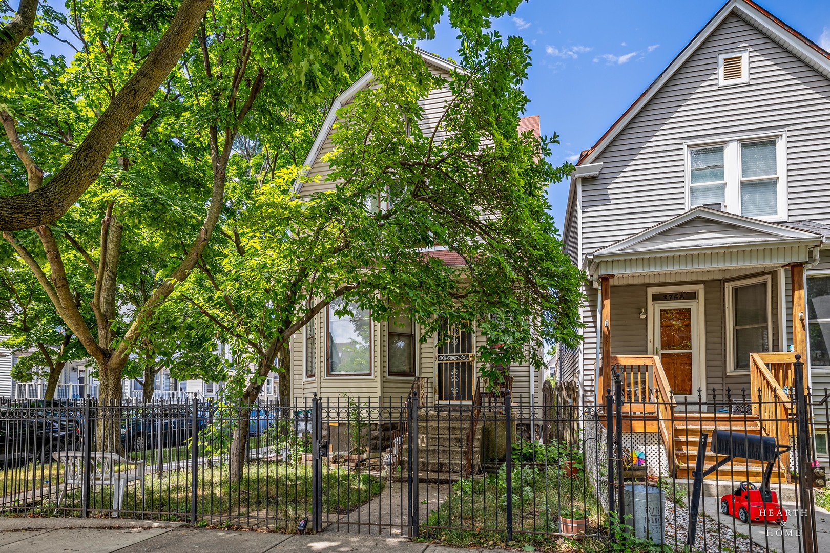 3758 W Shakespeare Avenue