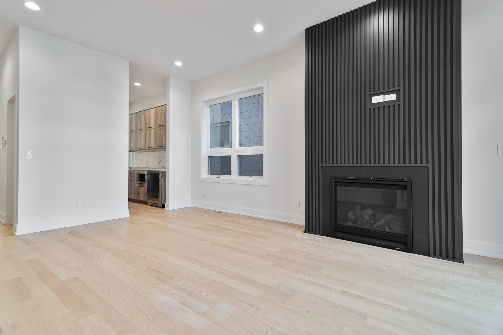 2417 W Walton Street Unit: 1